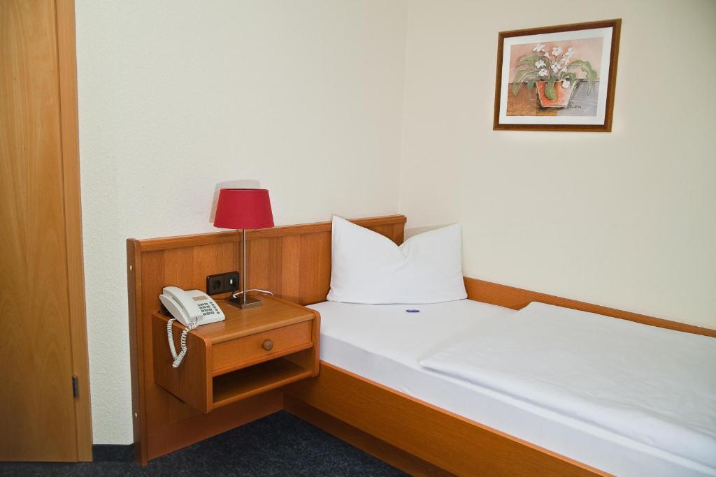 Hotel Saechsisches Haus Berggiesshübel Szoba fotó